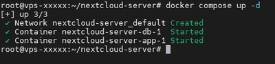 Uruchamianie kontenerów Nextcloud komendą docker compose up -d