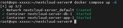 Uruchamianie kontenerów Nextcloud komendą docker compose up -d